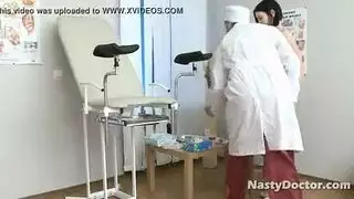 الطبيب الدكتور المراهقة
