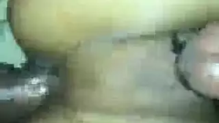 آسيوية بثديين عملاقين تُهيمن عليها بقضيب أسود كبير