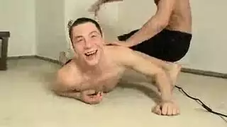 تونسية مجنونة تدمر كسها وطيزها