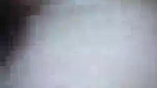 محفظة خارج، ملابس منزوعة: جلسة على الأريكة مع فتيات جديدات