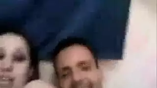 عروس مغربية وقحة تأخذ قضيباً من أخو زوجها