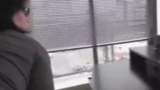 دخول خاص: إصبع عميق في فرجها الصغير الضيق