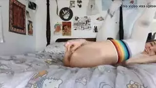 كانت زوجة الهواة المرنة تستخدم دسار بقدر ما تستخدم لعبة جنسية عندما كانت تعاني من النشوة الجنسية