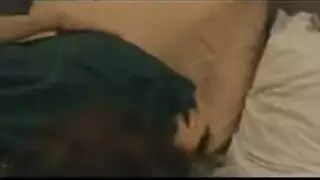 ضرب الفرج يجعل كيت بلوم تئن مثل عاهرة