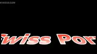 عارضة الأزياء العارية ستيلا تظهر فرجها وتتلقى قضيبًا