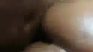 فانتازيا إباحية: فتاة سمراء بمؤخرة ضخمة تحقق كل رغبة قذرة