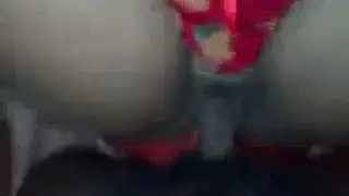 عزراء تفتخ كسها